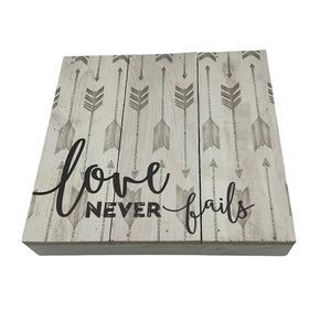 Love Never Fails P. Graham Dun Pallet Art